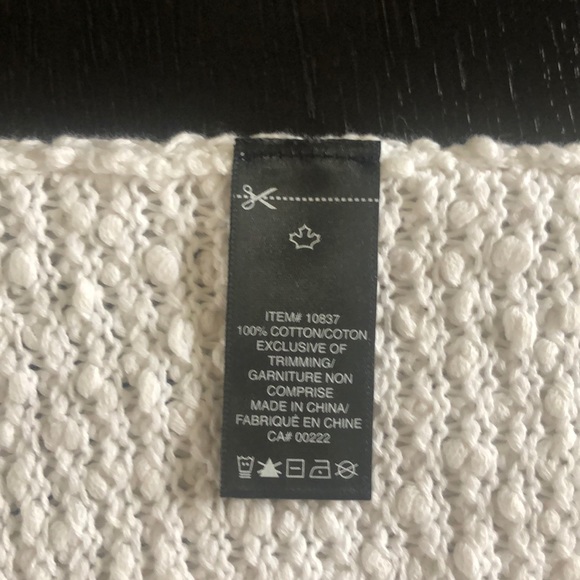 Sleeveless top.White - Picture 7 of 10